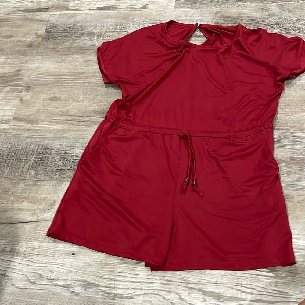 Jumper red size medium